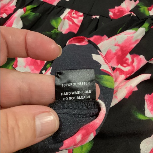 Buddy Love SZ L women’s pink floral flowy colorful bell sleeve spring roses top - Picture 6 of 11